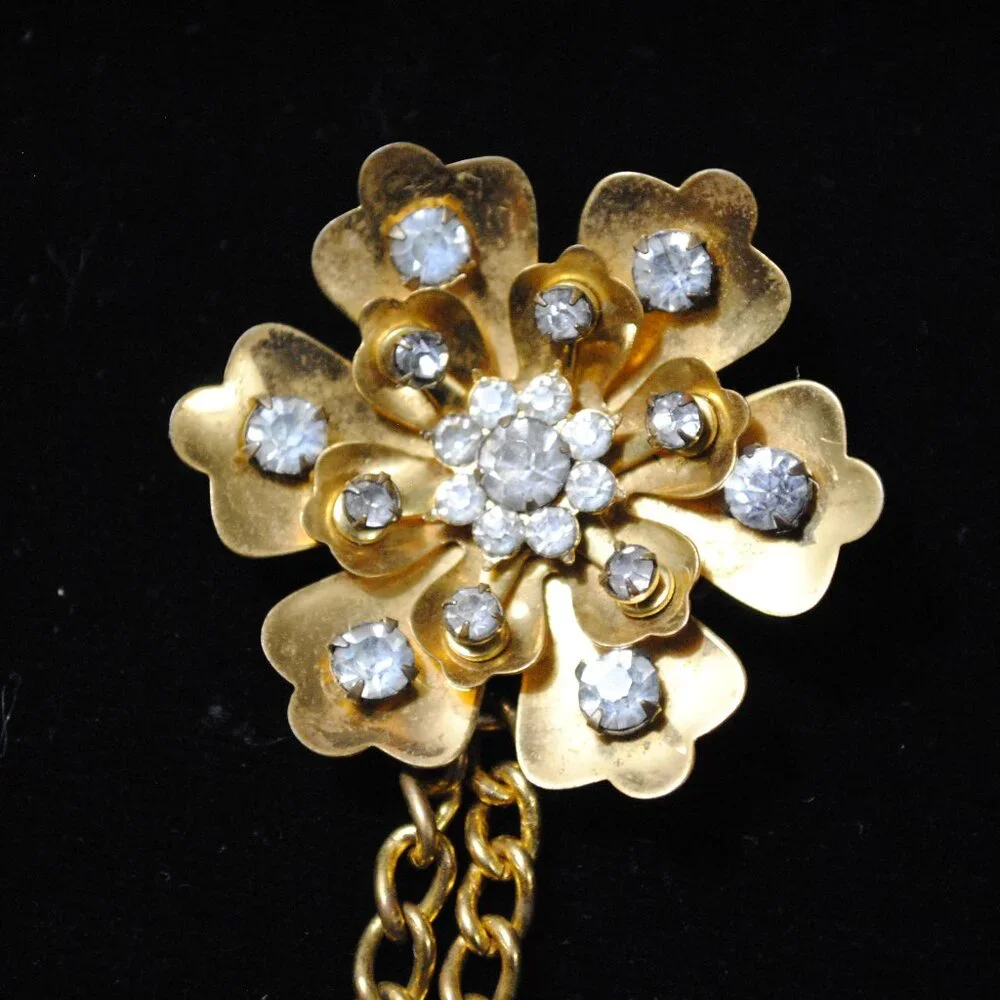 Vintage Chain-linked Gold-tone Flower Collar Brooches / Sweater Guard Rhinestone